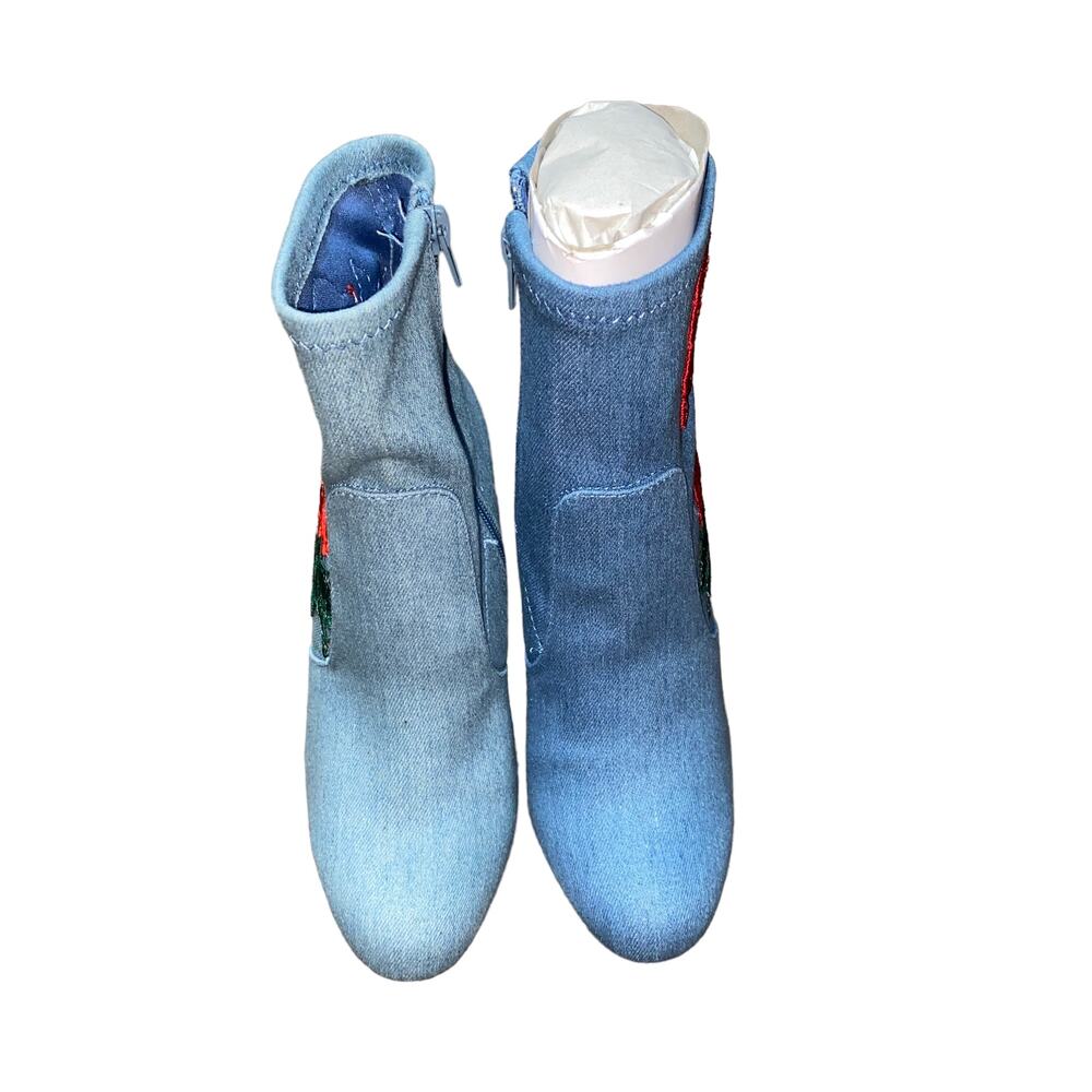 NIB Bamboo Blue Denim Rose Flower Embroidered Ankle Booties Women's Size 6